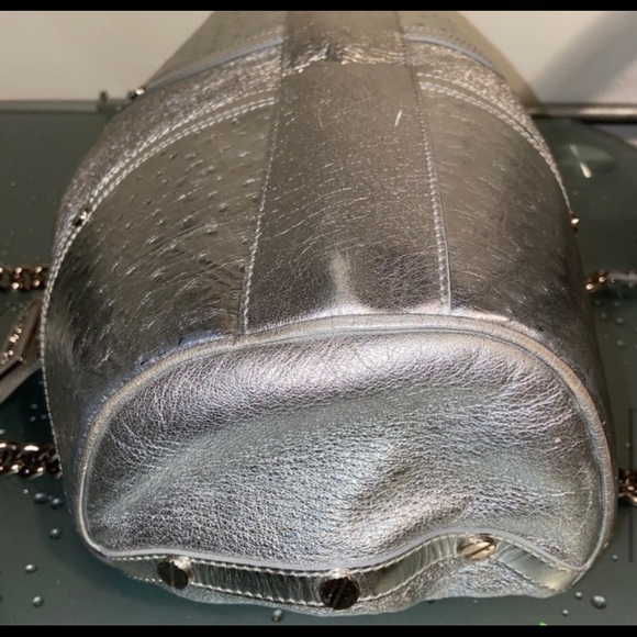VERSACE RARE METALLIC SILVER LEATHER & OSTRICH LEATHER CLEAN SHOULDER BAG. - Picture 12 of 15